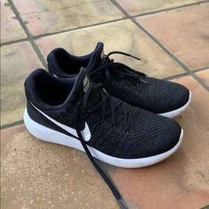 Nike LunarEpic Flyknit 2 size 10.5